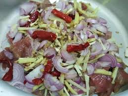 Oleh kerana penduduk dua negeri ini banyak maka lahirlah perbagai versi singgang daging ni. Simpan Rapi Resipi Singgang Daging Kelantan Ni Raya Haji Hujung Bulan Nanti Boleh Cuba Buat Keluarga