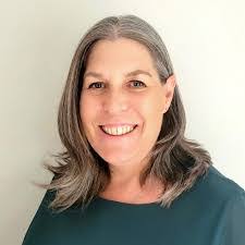 Miriam Logan's Instagram, Twitter & Facebook