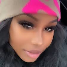 Karen Kimble (@kaybaebe)