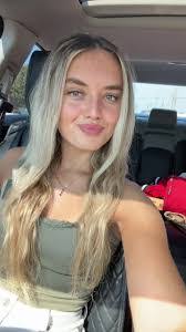 Abbi Metcalf's Instagram, Twitter & Facebook