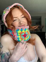 Introduction to crochet projects and sharing experiences