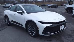 Image result for Oxygen White 2023 Crown