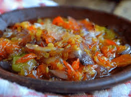 Nah, bagi anda yang ingin belajar membuat sambal sendiri,. 3 Cara Membuat Sambal Bawang Mentah Berikut Goodminds Id