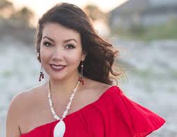 Sacred Body Wisdom: Igniting the Flame of Our Divine Humanity (New Feminine  Evolutionary): Ashley, Jane, Griss, Zahava, Schieck, Rochelle, Sullivan,  Lettie, Bonario, Rima, Halpin, Elisha, Cannon, Lynette, Love Dalby, Laine,  Amadora, Eden,