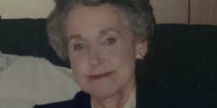 Lisa Kirker's Instagram, Twitter & Facebook