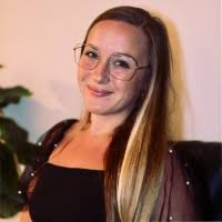 10+ "Anna Hudak" profiles