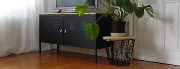 Leider geht die zeit auch an holzmöbeln nicht spurlos vorüber. Ikea Hack Aus Klapprigem Ps Schrank Wird Edle Tv Konsole Johanna Bruggemann