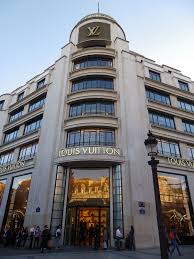 Boutique Louis Vuitton Au 101 Avenue Des Champs Elysees A Paris Avenue Des Champs Elysees Paris Champs Elysees Paris Visite