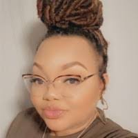 Crystal Bonds's Instagram, Twitter & Facebook