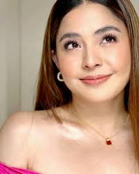 TINGNAN: Dumalaw sina Pangulong Ferdinand Marcos Jr. at si First Lady Liza  Araneta-Marcos sa burol ni “Superstar” Nora Aunor. Makikita rin sa larawan  sina dating Camarines Sur Vice Governor Imelda Papin at