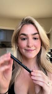 The easiest, fastest date-night eye makeup with the @Bobbi Brown long-...