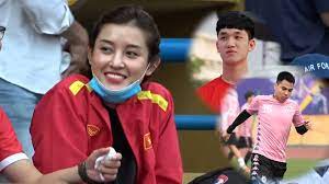 Nhiều lần ống kính sân bóng cũng đã bắt gặp huyền my đến xem và cổ vũ cho các cầu thủ. A Háº­u Huyá»n My Xac Nháº­n Vá» Má»'i Quan Há»‡ Vá»›i Ä'á»©c Huy NhÆ°ng Láº¡i Ä'áº¿n San á»§ng Há»™ Trá»ng Ä'áº¡i Youtube