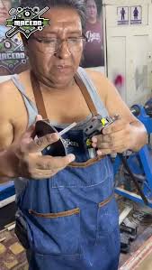 Cambio de suela en tacos de billar por Maestro Macedo