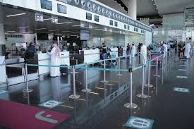 وتبلغ سعة المطار 35.5 مليون مسافر، وتتكون مرافقه الرئيسية من خمس صالات تجارية، والصالة الملكية، ومبنى الشحن الجوي. Ø¹Ø§Ù… Ù…Ø·Ø§Ø±Ø§Øª Ø§Ù„Ø±ÙŠØ§Ø¶ ØªØ¯Ø´Ù† Ù…Ø´Ø±ÙˆØ¹ Ø§Ù„ØªØ­Ù„ÙŠÙ„ Ø§Ù„ØªÙØ§Ø¹Ù„ÙŠ Ù„Ù…Ø±Ø§Ù‚Ø¨Ø© Ø§Ù„ØªØ¨Ø§Ø¹Ø¯ Ø§Ù„Ø§Ø¬ØªÙ…Ø§Ø¹ÙŠ Ø§Ù„Ø£ÙˆÙ„ Ù…Ù† Ù†ÙˆØ¹Ù‡ ÙÙŠ Ø§Ù„Ø´Ø±Ù‚ Ø§Ù„Ø£ÙˆØ³Ø· ÙˆÙƒØ§Ù„Ø© Ø§Ù„Ø£Ù†Ø¨Ø§Ø¡ Ø§Ù„Ø³Ø¹ÙˆØ¯ÙŠØ©