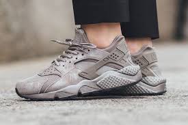 Nike Wmns Air Huarache Iron Is The Best Colorway We Ve Seen So Far Nike Air Huarache Air Huarache Huaraches