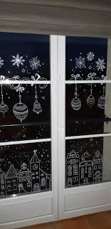 Zeichnen In Einem Fenster Einem Fenster Fensterdekoweihnachten Zeichnen Fensterdeko Weihnachten Fensterbilder Weihnachten Deko Weihnachten Fenster