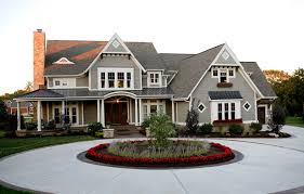 Calling It Home Circular Driveways House Exterior Traditional Exterior Exterior Design