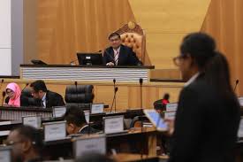 The parliament sitting on 18 may 2020 proved that muhyiddin has the majority support among the members of parliament. Official Portal Of The Parliament Of Malaysia
