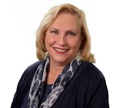 Ruth Robertson's Instagram, Twitter & Facebook