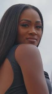 Roxanne Edrington's Instagram, Twitter & Facebook