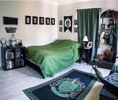 Pin By Milly On Slytherin Harry Potter Room Decor Harry Potter Room Slytherin Decor