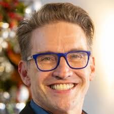 Ken Daigle's Instagram, Twitter & Facebook