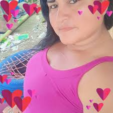 Denisse Robles Andrade is with Ana Lucia Zaruma.