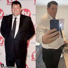 The tv star, known as the beast on the hit itv quiz show, has been. The Chase S Mark Labbett Shows Off His 5st Weight Loss In Before And After Snap Aktuelle Boulevard Nachrichten Und Fotogalerien Zu Stars Sternchen