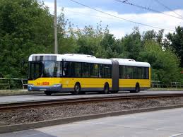 Veja as letras de allee der kosmonauten e ouça hier bin ich, brich mir dein hertz, dein gesicht, dein lied, der sturm e muito mais músicas! Solaris Urbino Als Sev Fur Die Strassenbahnlinie M17 Zwischen Den Haltestellen Hohenschonhausen Gehrenseestrasse Und Lichtenberg Allee Der Bus Bild De