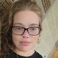 Anyone else seeing weird lights/ufos over Easton? 10:45pm