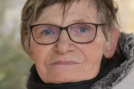 Online oder im Geschäft? Wo werden Weihnachtsgeschenke gekauft?