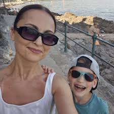 Looking for an accommodation somewhere in Istria, very close to the beach,  within walking distance, for 2+2 (children aged 5 and 8), from 15/16.06  till 21.06