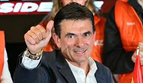 La impactante imagen de la invasión de aguavivas en Piriápolis: mirá qué  hacer si te pican