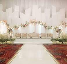 Walaupun kekocakan gambar itu terlihat sederhana, tetapi gambar tersebut bisa mengganti mood kamu, mulai yang mulanya boring bisa berubah ceria ketika melihatnya. Background Prewedding Indoor Tanpa Orang