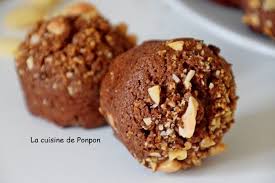 Financier Au Chocolat Garni D Amande Et De Pralin Recette Ptitchef Recette Financier Chocolat Alimentation Recette Entremet