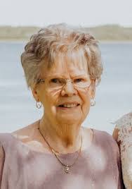 Nicole Steeves's Instagram, Twitter & Facebook