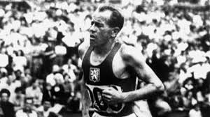 19, 1922, in koprivnice in northern moravia, the seventh of eight children of a carpenter. Legenden Laufwunder Zatopek Tot Sport Faz