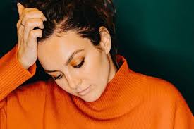 Nakarmiła niemowlę krwistym stekiem. Internauci nie kryją oburzenia