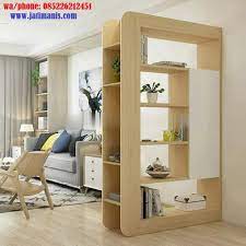 Model desain yang diusung juga tergolong indah, sehingga nyaman untuk dipandang. 18 Model Partisi Ruangan Minimalis Untuk Sekat Ruang Tamu