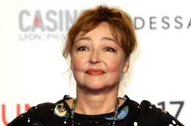 Catherine Frot en deuil : sa soeur Dominique, la proviseure dans la série Soda, perd la vie à 68 ans — Télé Star