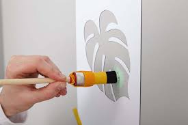 Pin auf ausmalbilder / wahlweise für stempeldruck, schablonieren oder applizieren. Deko An Der Wand Mit Selbstgemachten Schablonen Diy Academy