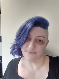 Anyone who likes a Alt woman who's into Metal?! 😜🤟