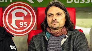 Pfannenstiel som reporter for cnn under fifa world cup 2014 i brasilien. Lutz Pfannenstiel Erklart Beleidigungen Gegen Familie Haben Entscheidung Fur Rucktritt Befeuert Sportbuzzer De
