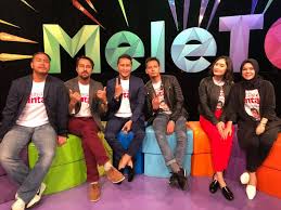 Streaming online full album serta dapatkan koleksi playlist terbaikmu di download lagu ayat ayat cinta 2 mp3 gratis 320kbps (3.43 mb). Meletop Sekarang Kita Bersama Pelakon Pelakon Ayat Ayat Facebook