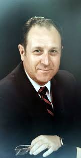 Jesse Shelburne's Instagram, Twitter & Facebook