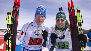 Simon desthieux fait ses débuts internationaux aux championnats du monde jeunesse en 2010, où il est médaillé d'argent du relais. Mixed Relays End Ibu World Cup In Soldier Hollow