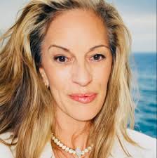 Crews from CCFD & ESD2 our operating Other traffic accident 1250 Flour  Bluff Dr., near the Murphy gas station, please avoid the area as the road  will have heavy traffic, congestion for