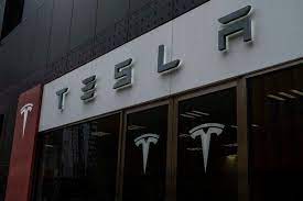 Tesla shares extended their losses during tuesday's session as the market. 9kylkhhq2kw Sm
