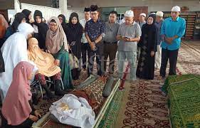 Telah meninggal dunia direktur jenderal ilmate kemenperin bapak harjanto pada hari ini, senin, 23 maret 2020 pukul 21.30 di jakarta. Wartawan Hiburan Veteran Kak Bam Meninggal Dunia Hiburan Mstar