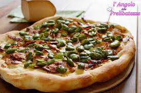 Aggiungi le fave e il pomodoro tagliato a dadini. Pizza Con Fave Fresche In Umido E Scaglie Di Ricotta Infornata Siciliana L Angolo Delle Prelibatezze